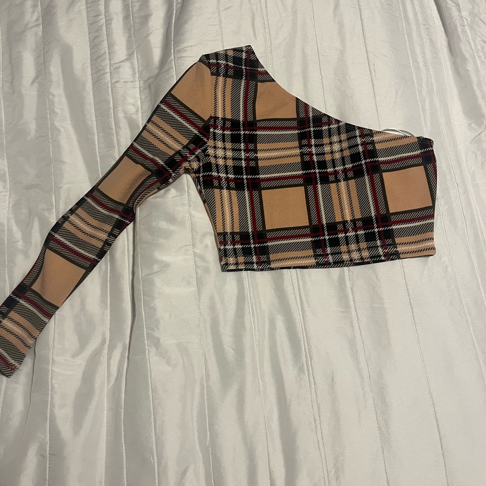 One shoulder top